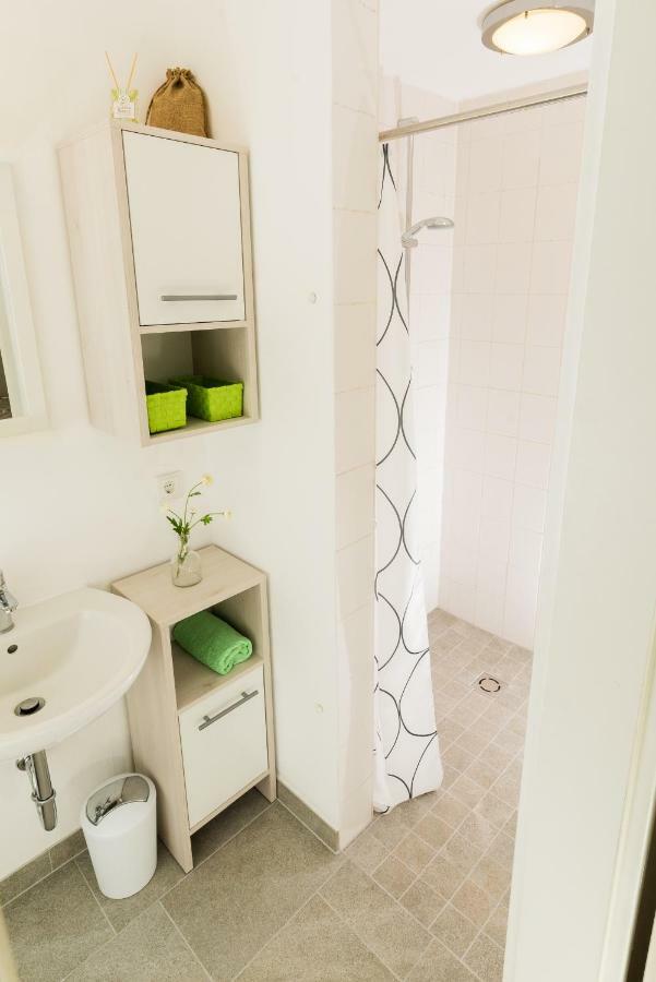 Weserwohnung - Bootshaus Urlaub Am Wasser ハーメルン エクステリア 写真